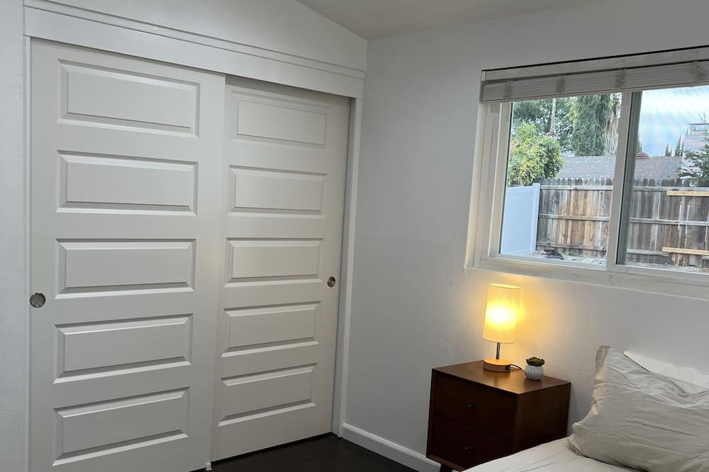 Photo of Bedroom in Warner Center