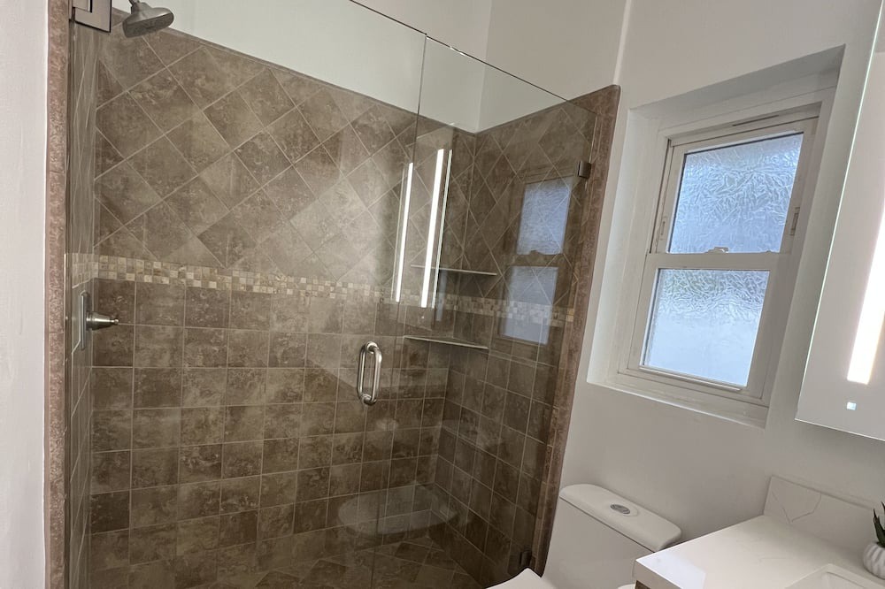 Photo of Bathroom in Warner Center