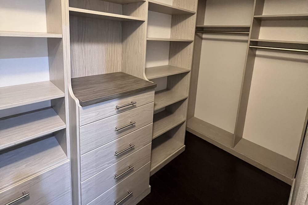 Photo of Bedroom in Warner Center