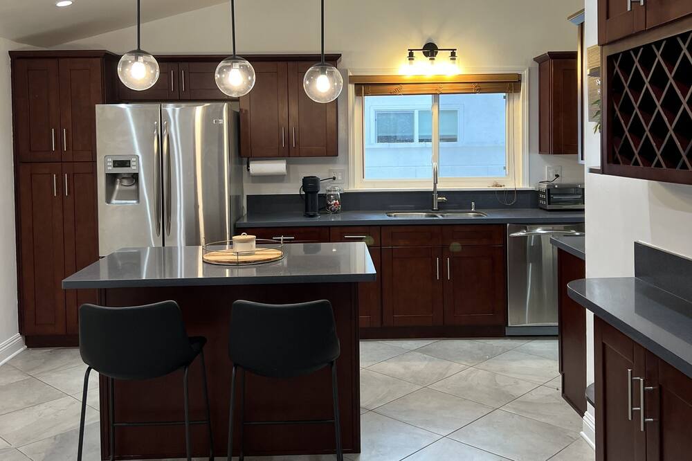 Photo of Kitchen in Warner Center