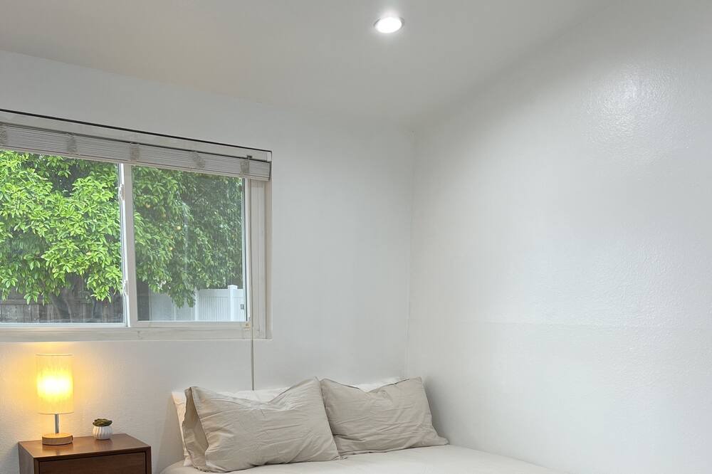Photo of Bedroom in Warner Center