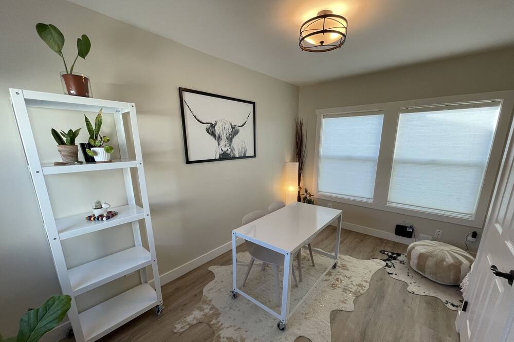 Photo of Bedroom in Oakland