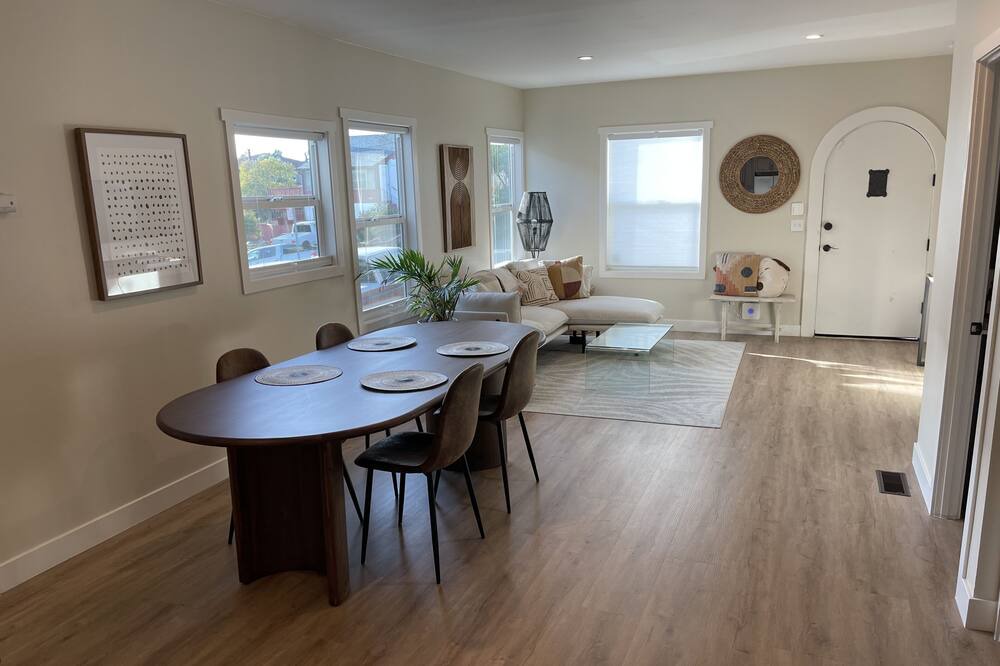 Photo of Bedroom in Oakland