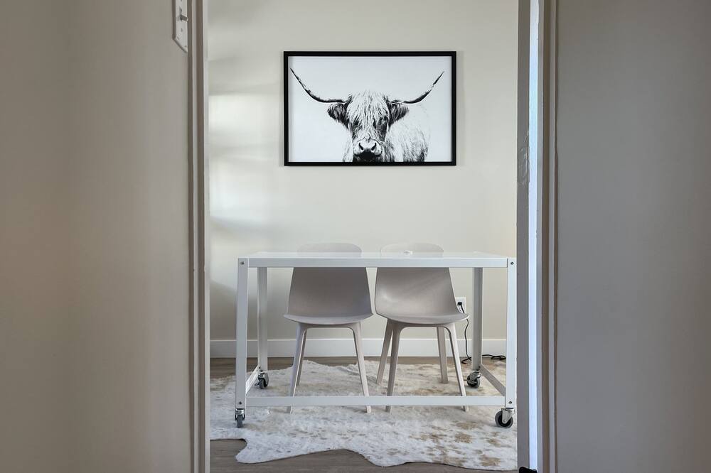 Photo of Bedroom in Oakland