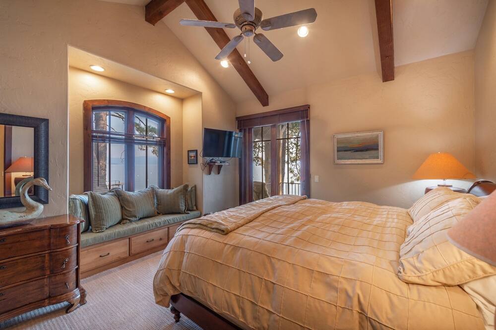 Photo of Bedroom in Homewood