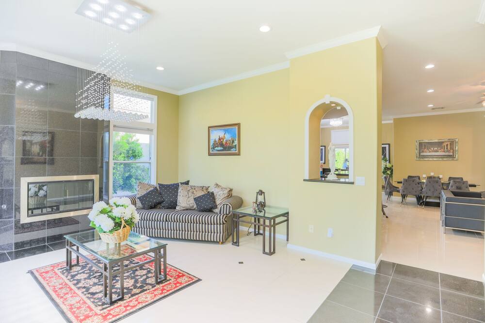 Photo of Livingroom in Desert Hot Springs