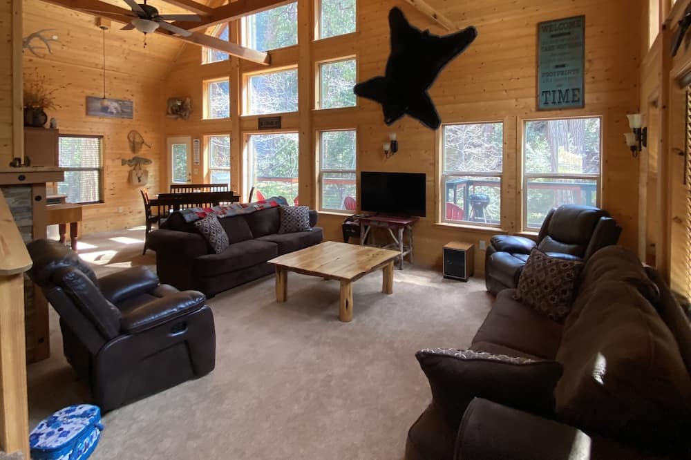 Photo of Livingroom in Posey