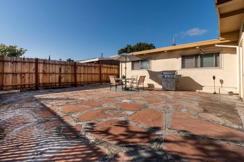 Photo of Outdoor in Tennyson - Alquire