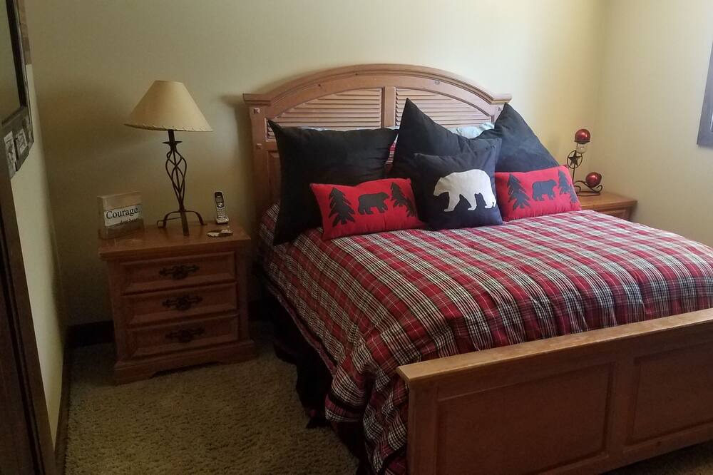 Photo of Bedroom in Lincoln Park
