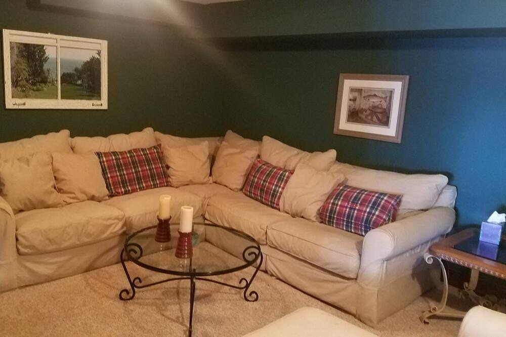 Photo of Livingroom in Lincoln Park