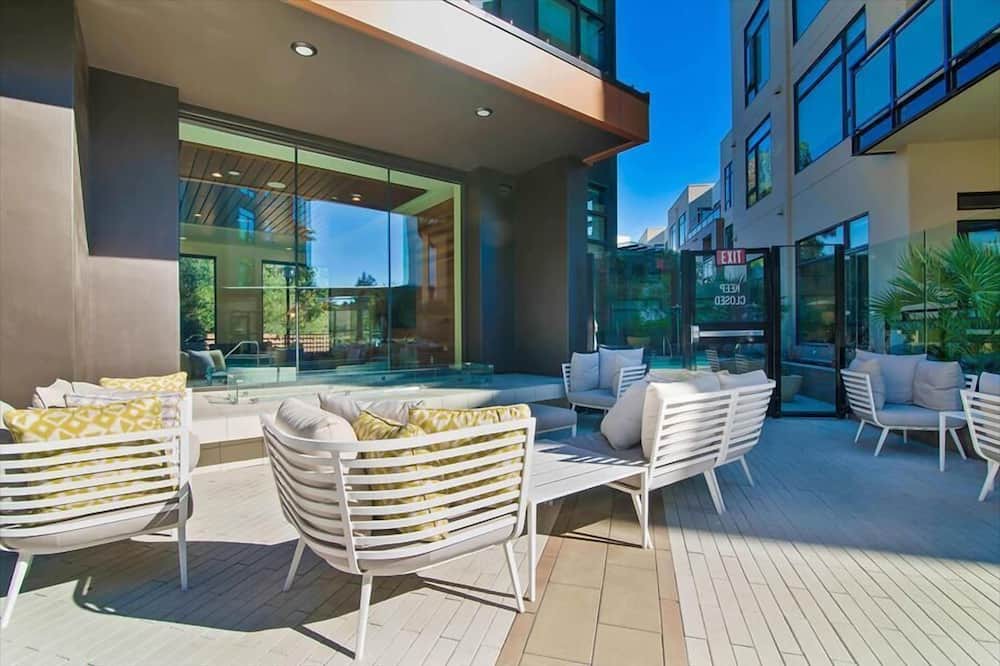 Photo of Outdoor in Shoreline West