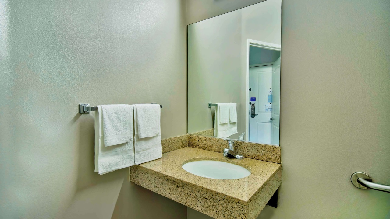 Photo of Bathroom in Oildale
