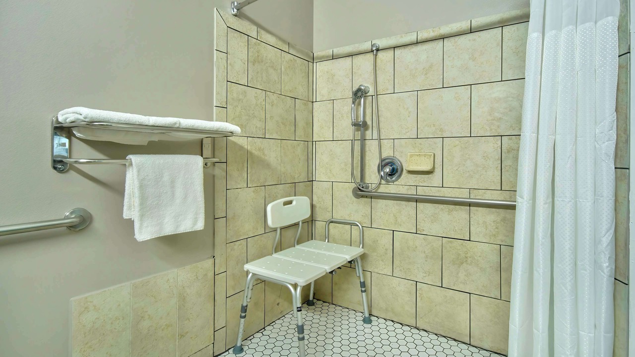 Photo of Bathroom in Oildale