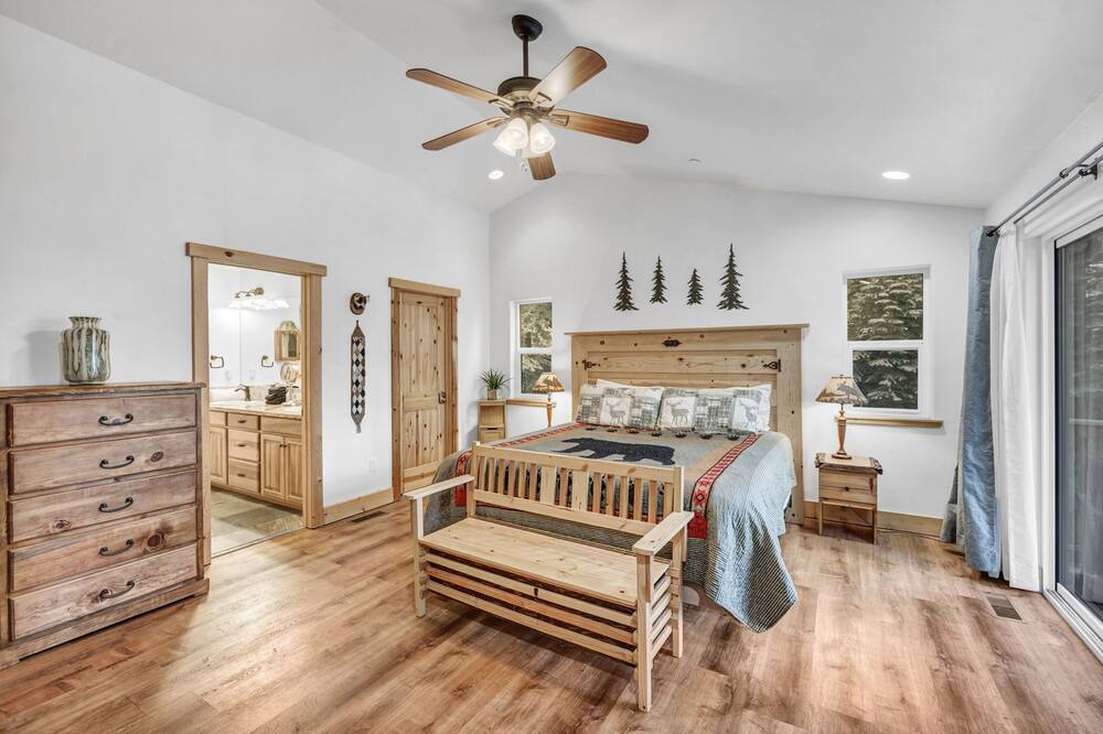 Photo of Bathroom in Country Club Estates