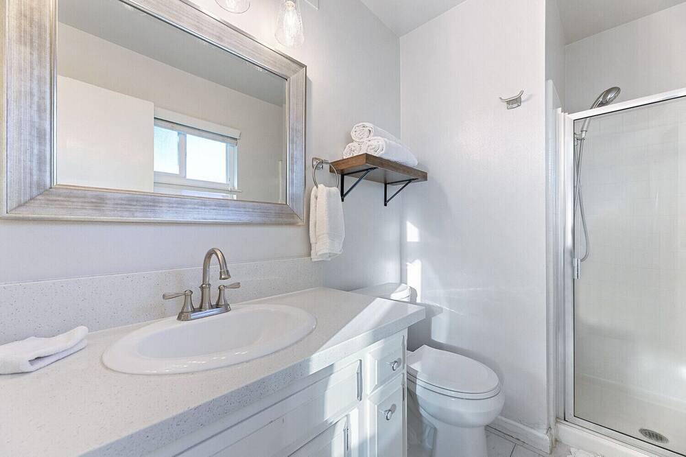 Photo of Bathroom in Raisin