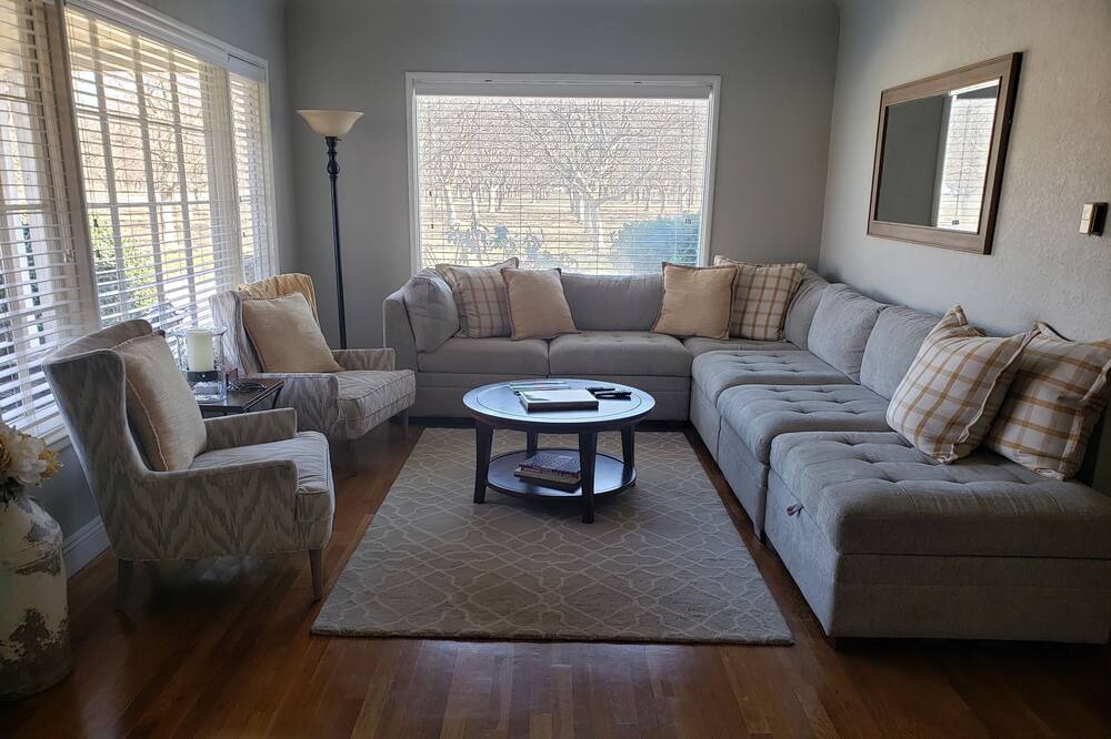 Photo of Livingroom in Visalia