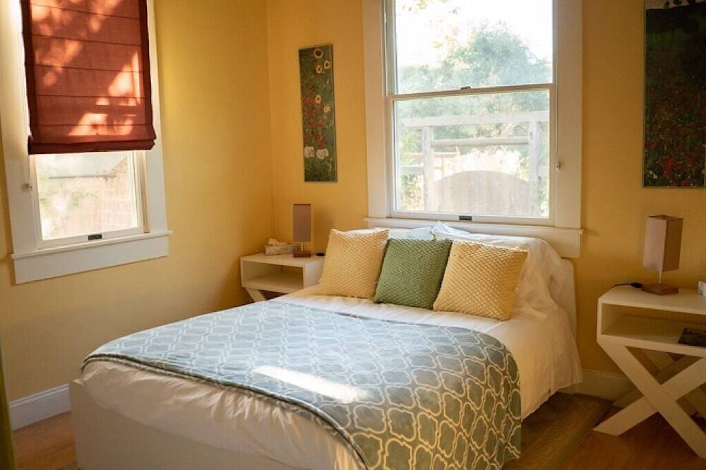 Photo of Bedroom in Orangevale