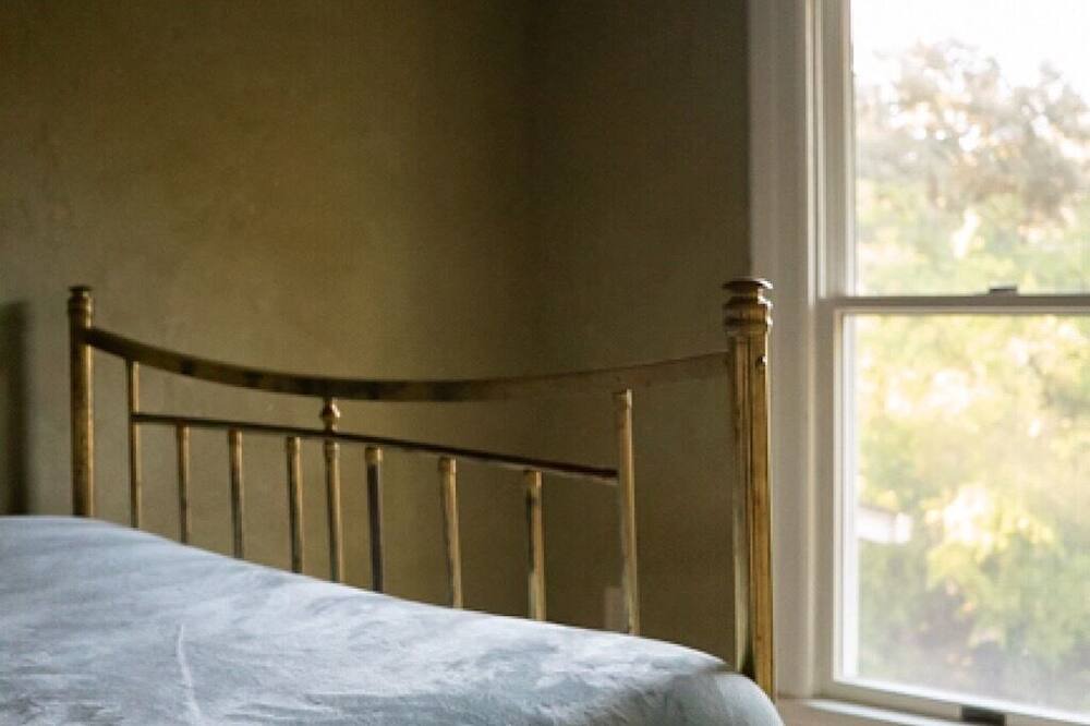 Photo of Bedroom in Orangevale