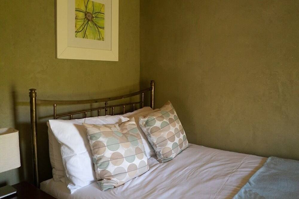 Photo of Bedroom in Orangevale