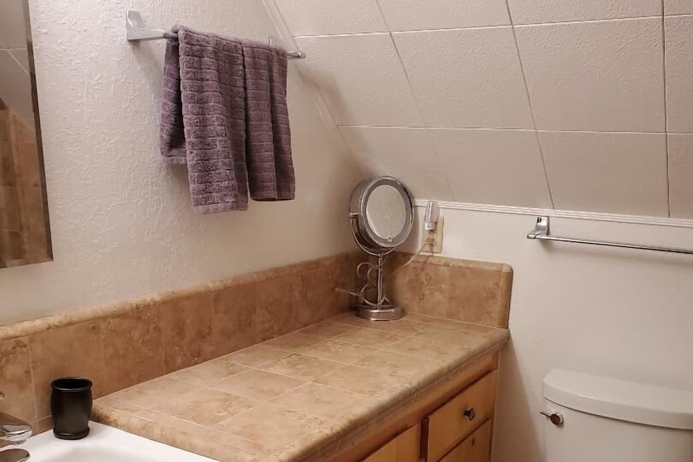 Photo of Bathroom in Cold Springs