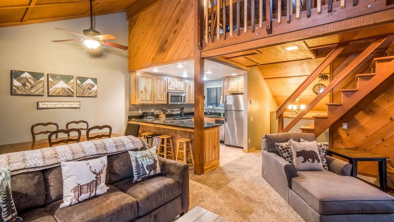 Photo of Livingroom in Shaver Lake