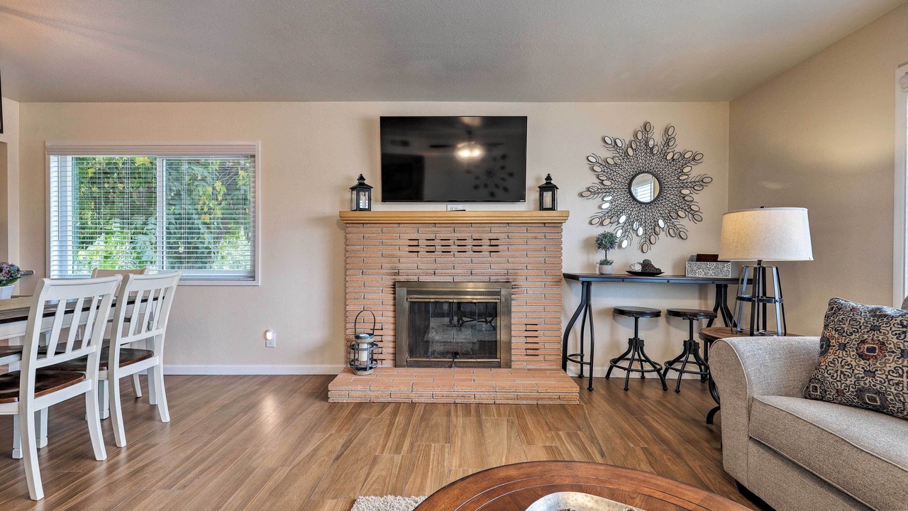 Photo of Livingroom in Exeter