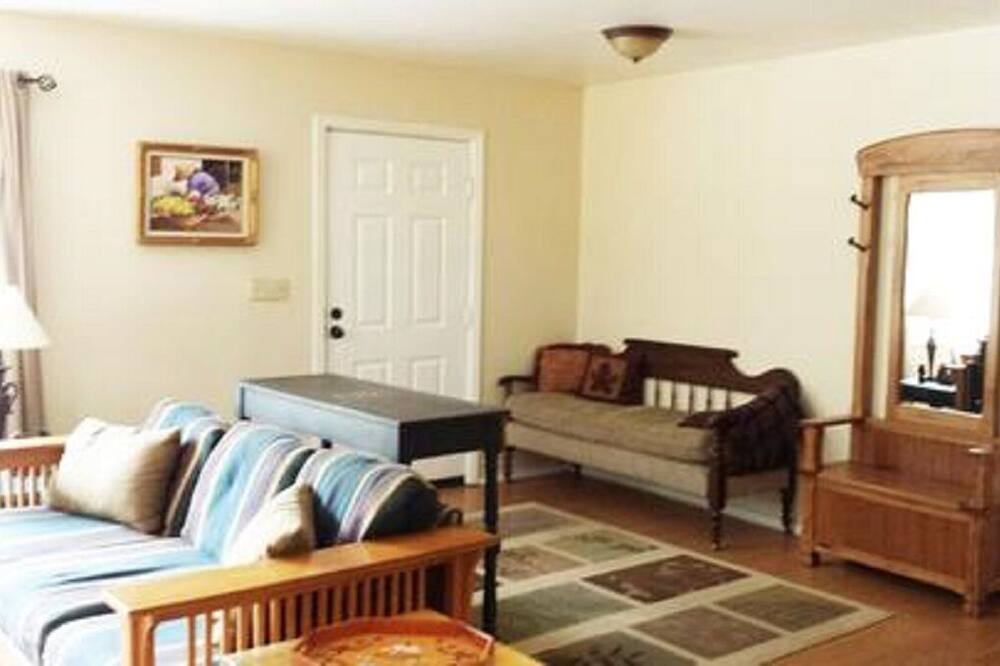 Photo of Livingroom in June Lake