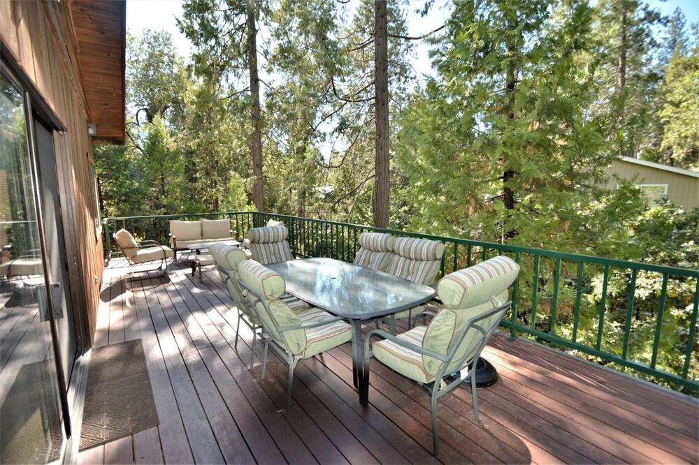 Photo of Patio Balcony in Bass Lake