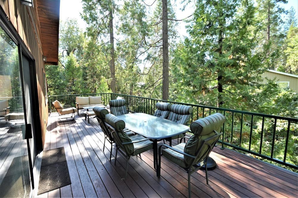 Photo of Patio Balcony in Bass Lake