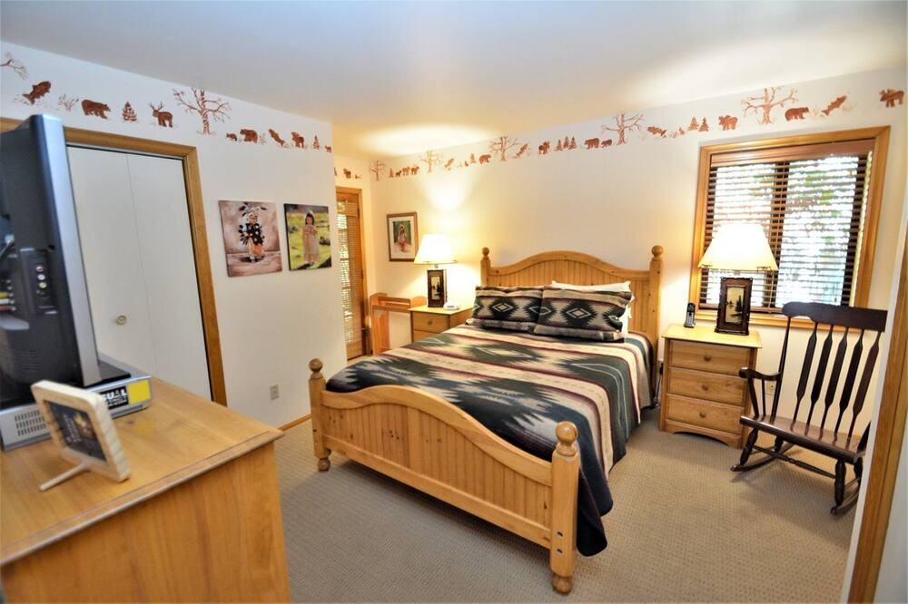 Photo of Bedroom in Bass Lake