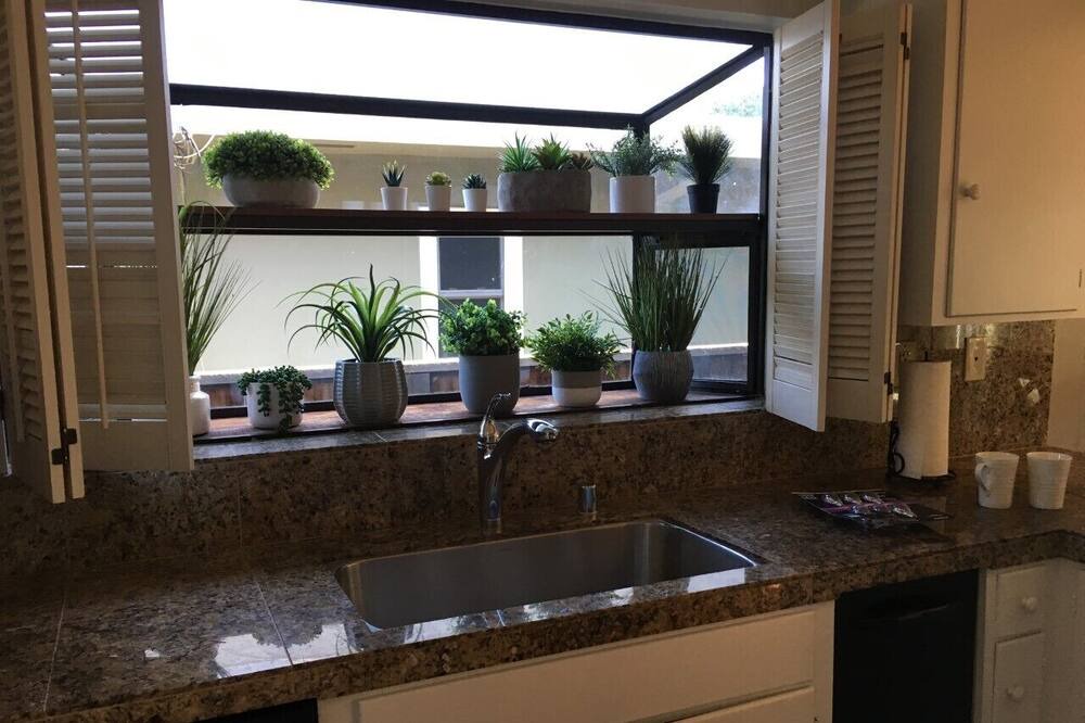 Photo of Kitchen in Downtown Burlingame