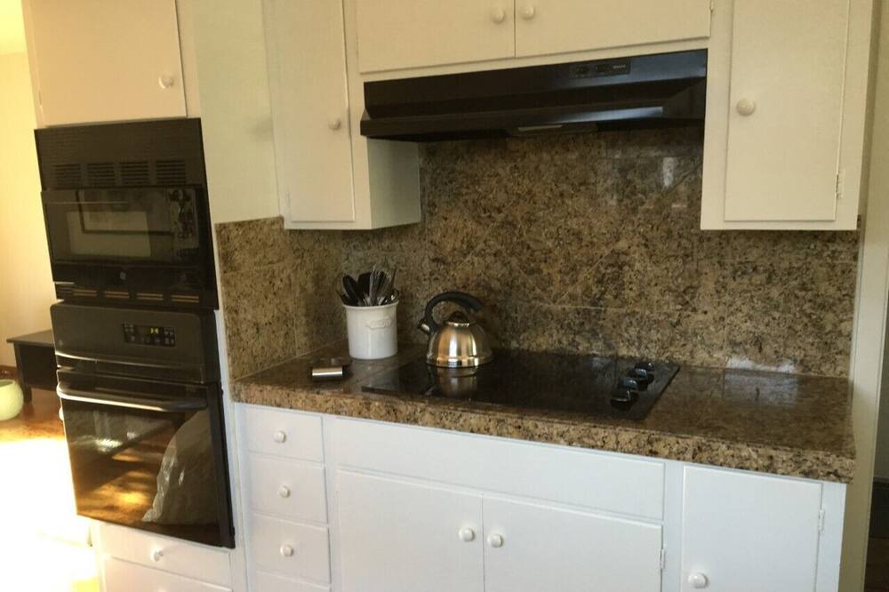 Photo of Kitchen in Downtown Burlingame