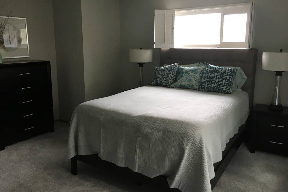 Photo of Bedroom in Downtown Burlingame