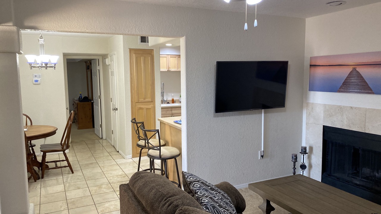 Photo of Livingroom in Sunridge Estates