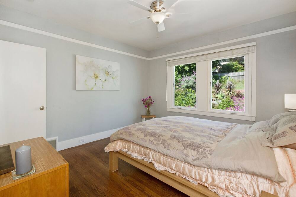 Photo of Bedroom in Noe Valley