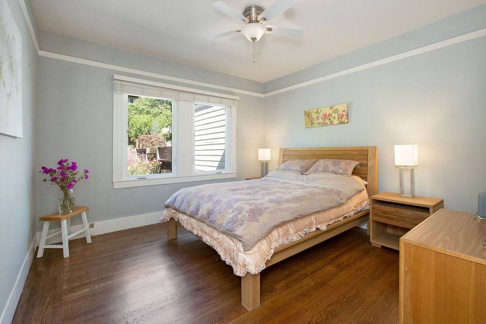 Photo of Bedroom in Noe Valley