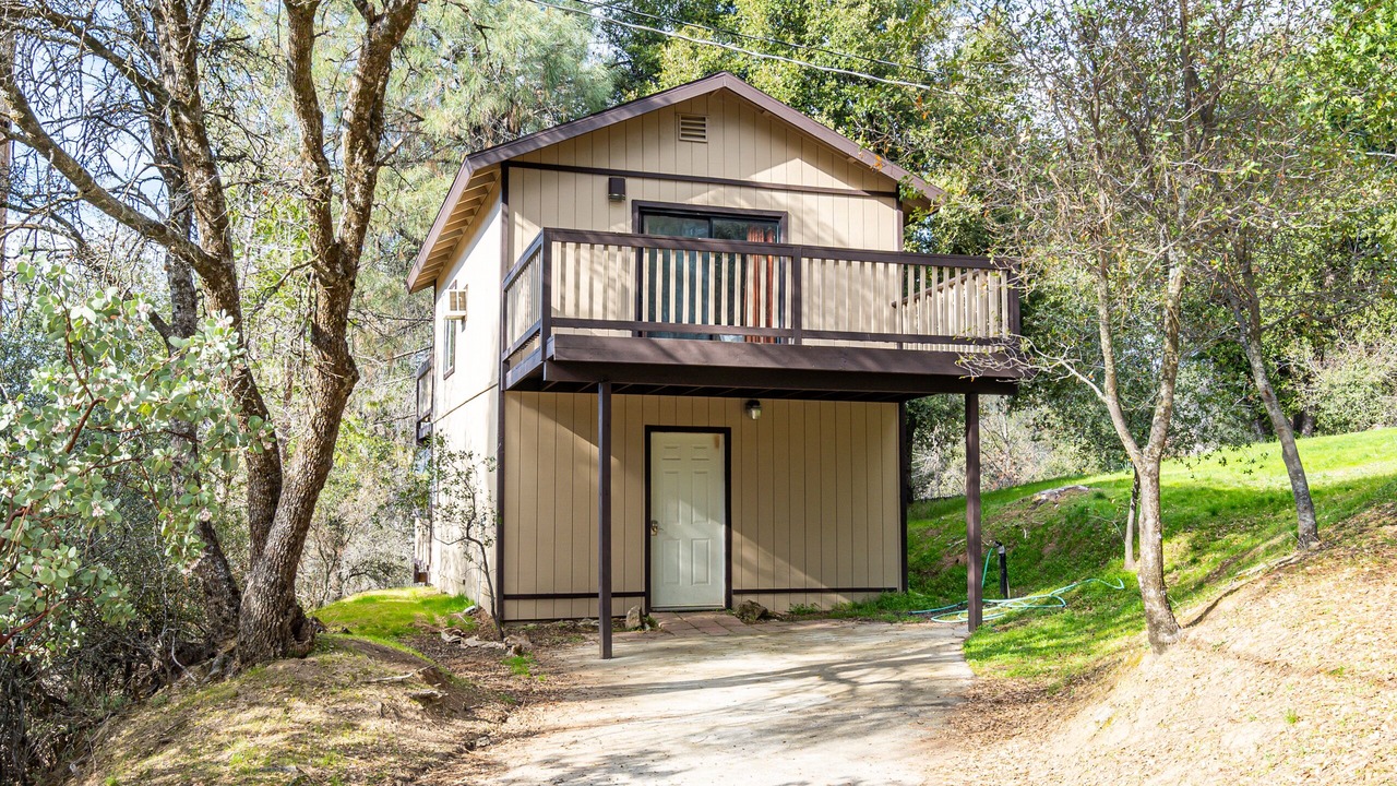 Photo of Patio Balcony in Oakhurst