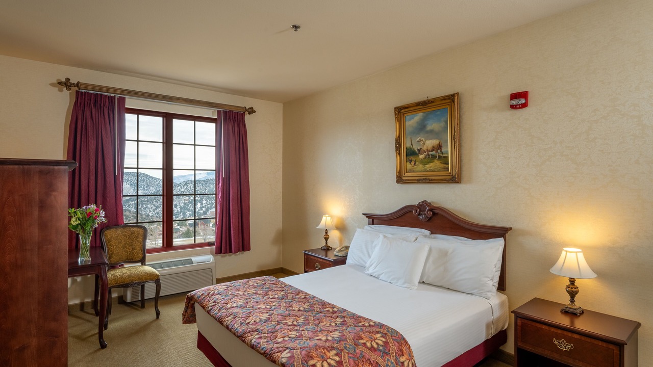Photo of Bedroom in Virginia City Historic District