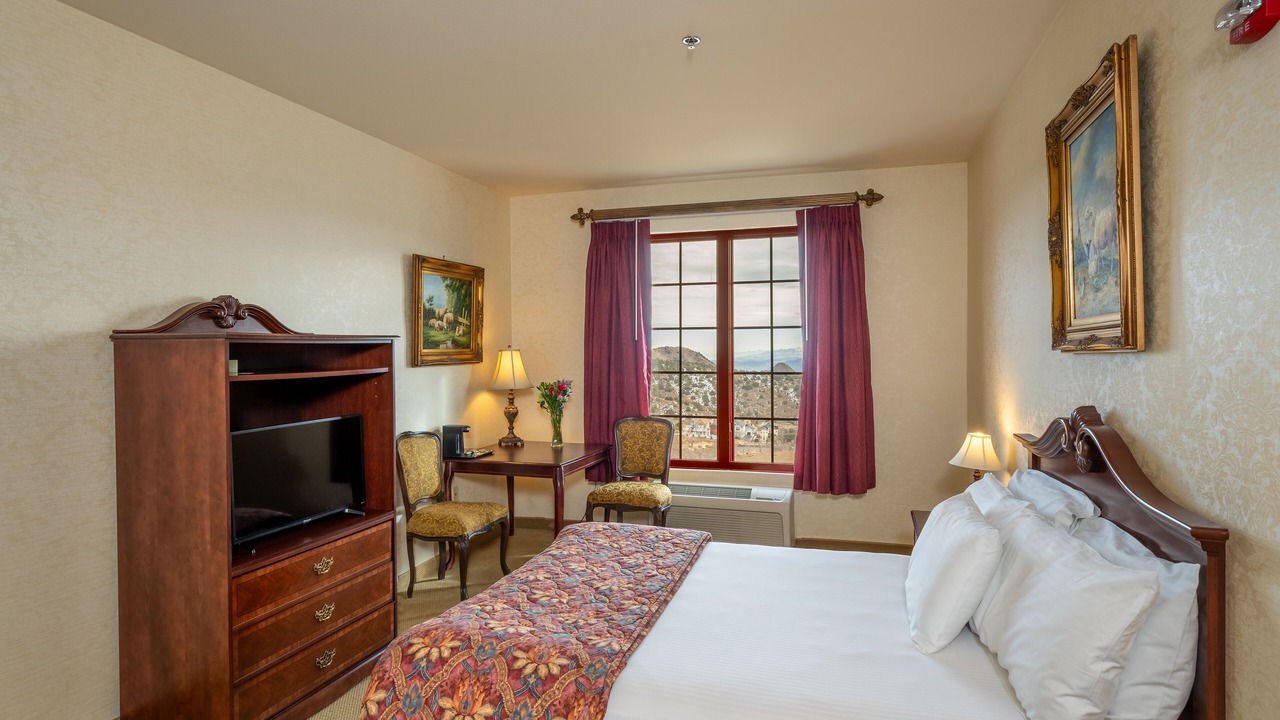 Photo of Bedroom in Virginia City Historic District
