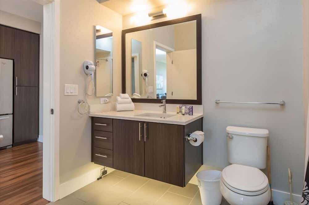 Photo of Bathroom in Shoreline West