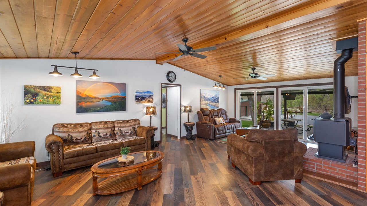 Photo of Livingroom in Three Rivers