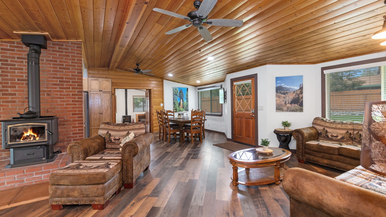 Photo of Livingroom in Three Rivers