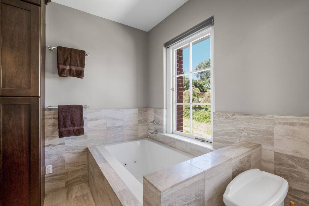 Photo of Bathroom in Pacific Heights
