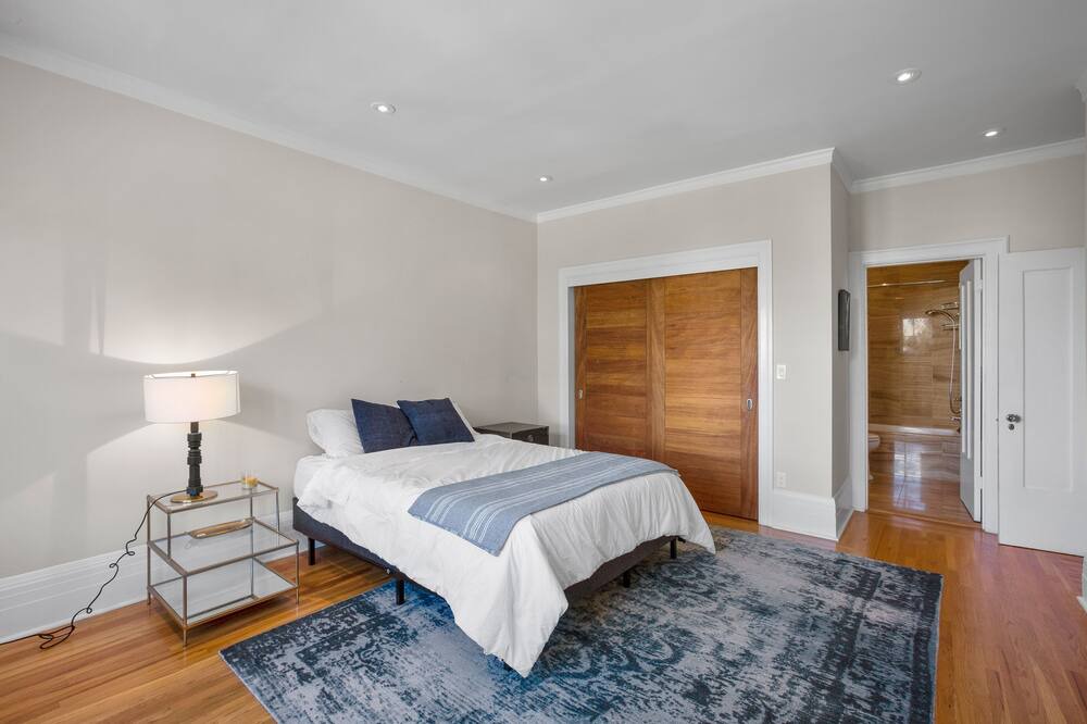 Photo of Bedroom in Pacific Heights