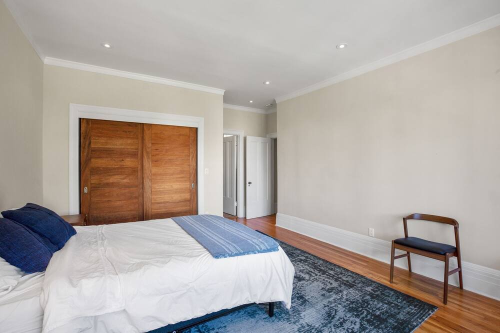 Photo of Bedroom in Pacific Heights