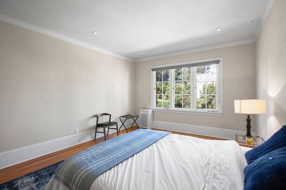 Photo of Bedroom in Pacific Heights