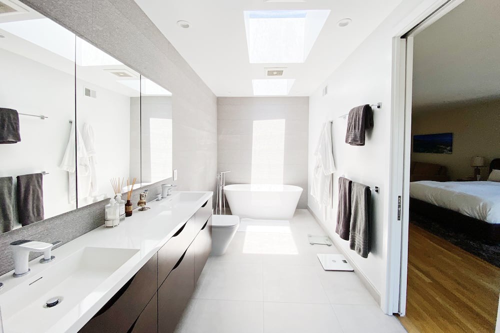Photo of Bathroom in Pacific Heights