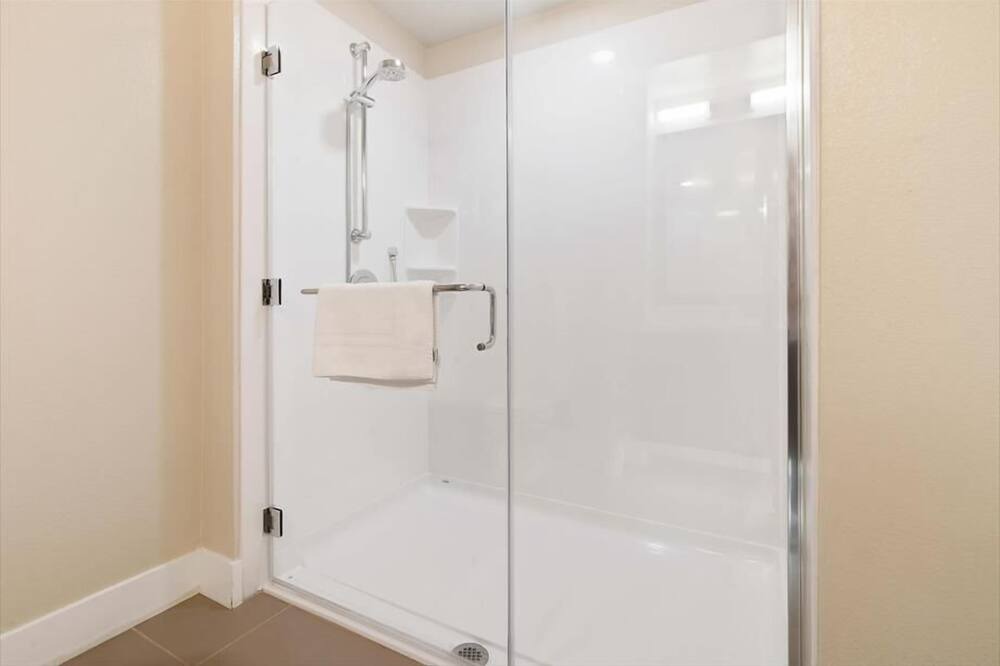 Photo of Bathroom in Shoreline West