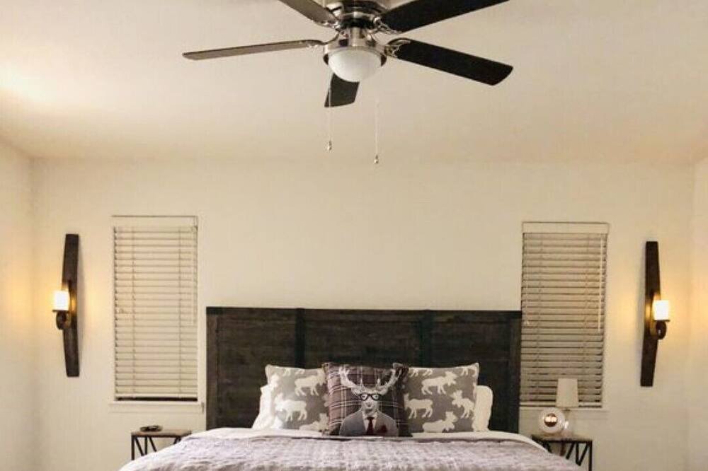 Photo of Bedroom in Groveland