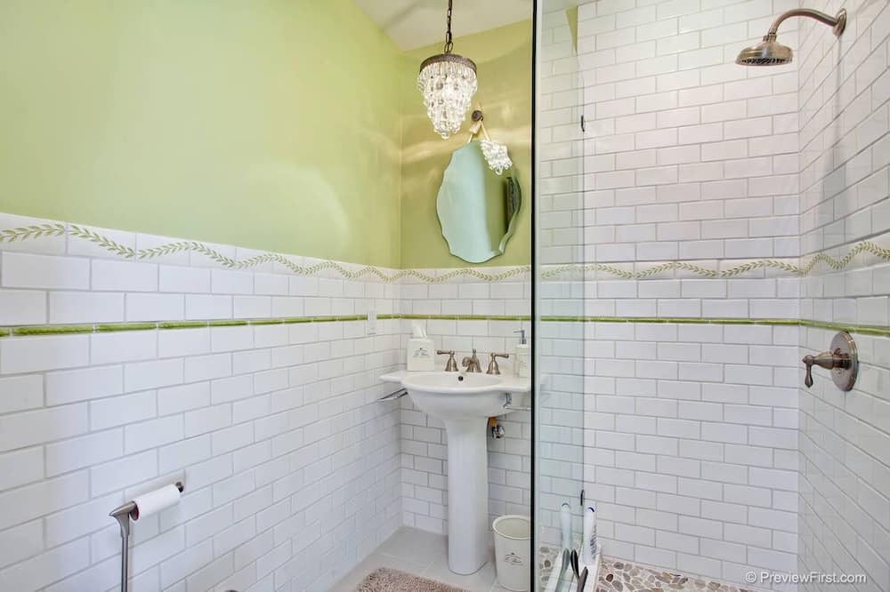 Photo of Bathroom in Laguna Beach